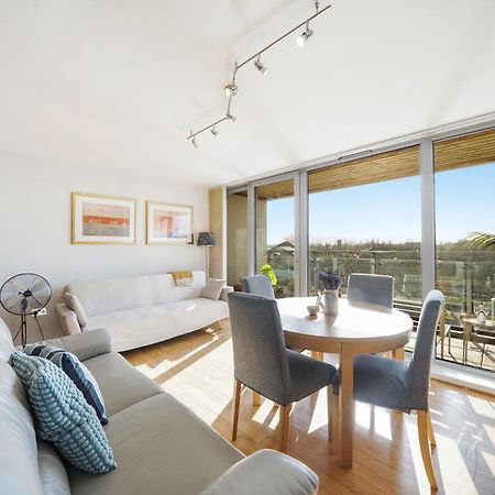 City Riverside - 2 Bedroom & Free Parking Barking  Buitenkant foto