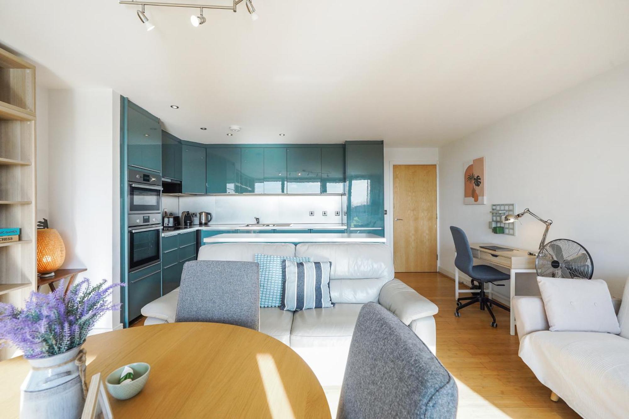 City Riverside - 2 Bedroom & Free Parking Barking  Buitenkant foto