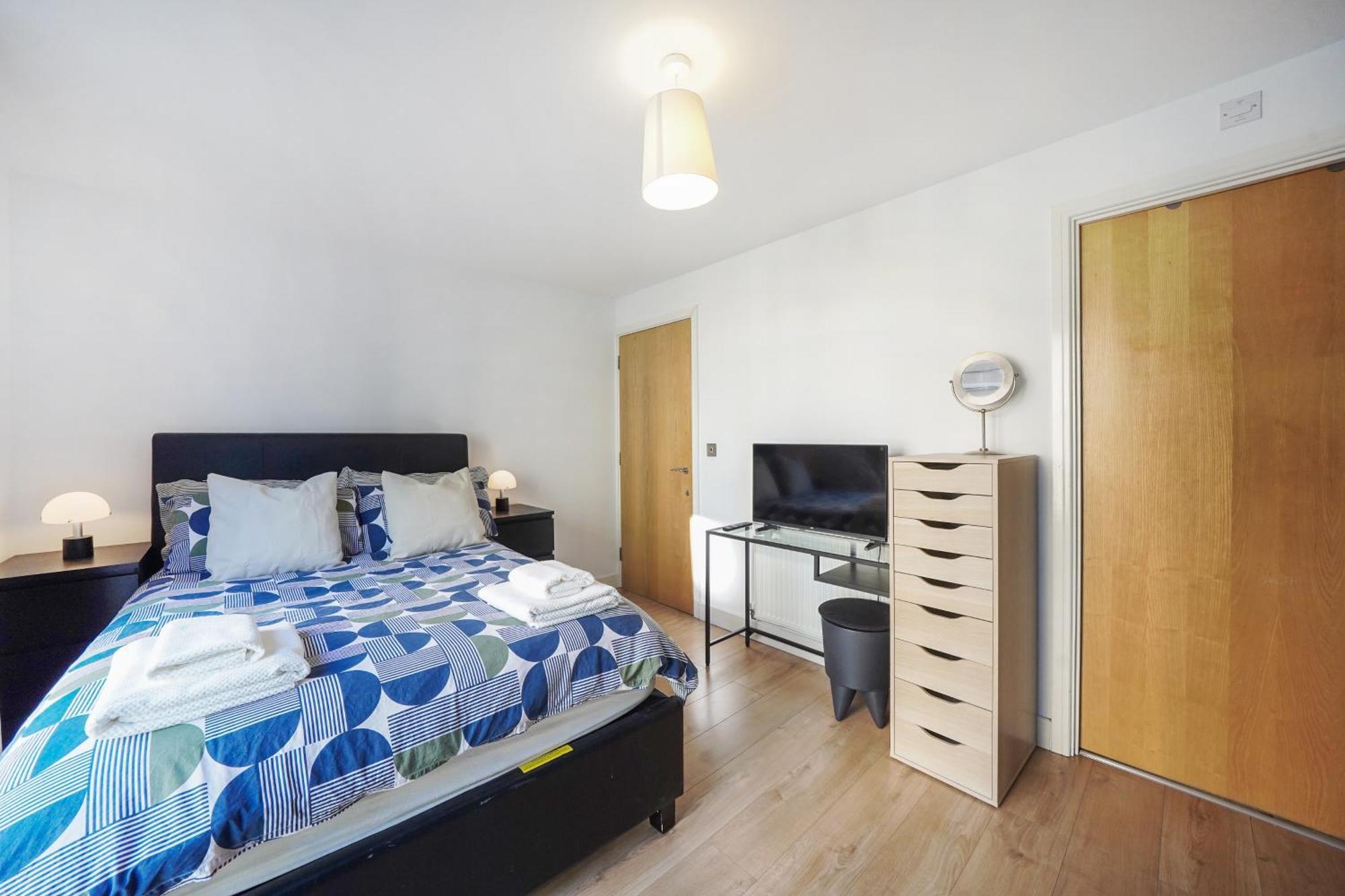 City Riverside - 2 Bedroom & Free Parking Barking  Buitenkant foto